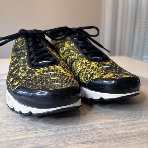 Nike Air Max Plus Women's Snakeskin Sneakers Model CT1555-001 US Size 9.5 - Picture 4 of 12